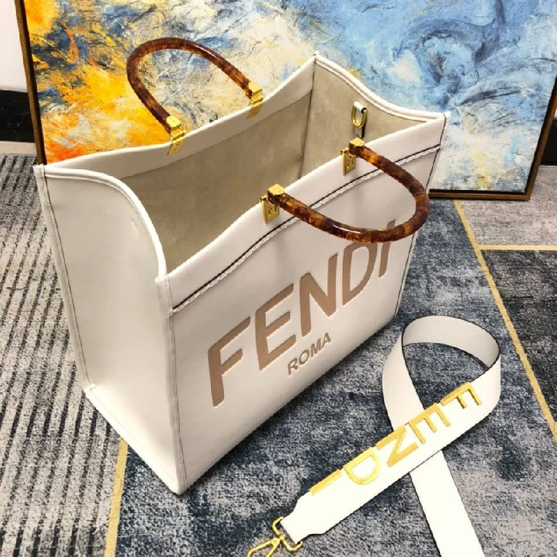 EN   Designer bags by Fendi 032