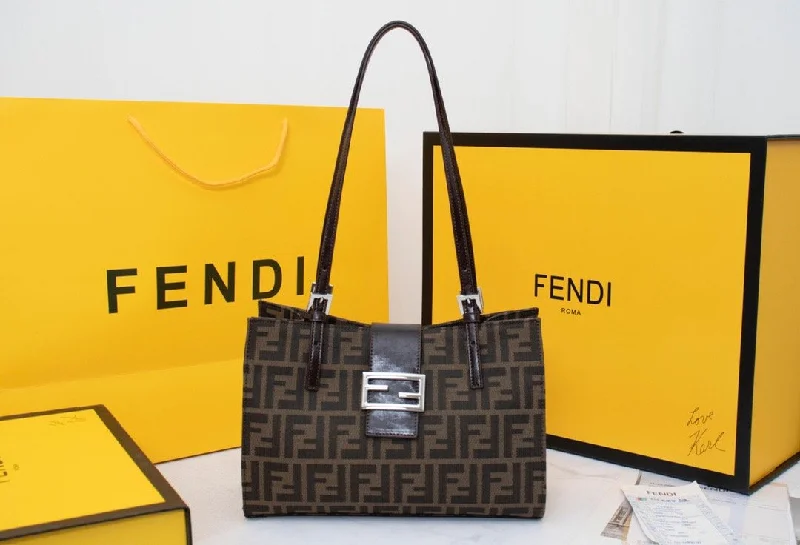 EN   Designer bags by Fendi 022