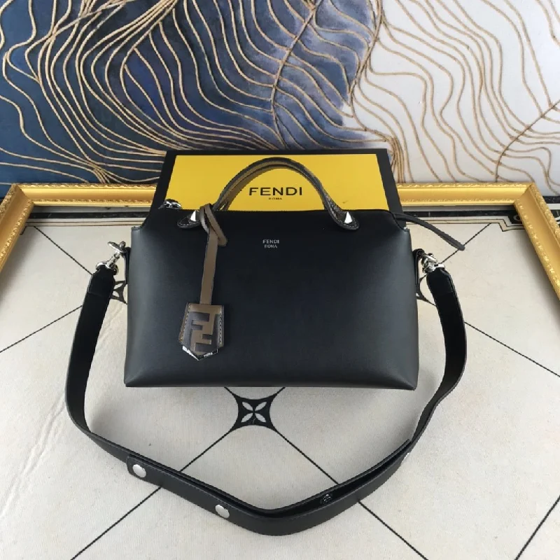 EN   Designer bags by Fendi 040