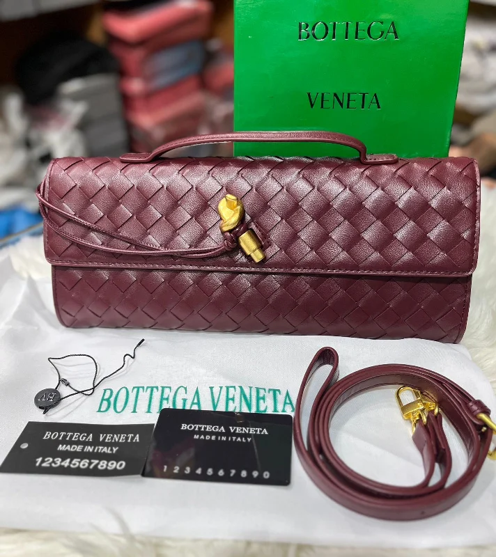 Bottega Veneta Andiamo Bag 31cm Clutch - Luxurious Elegance
(Red/Maroon)