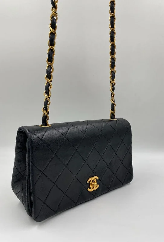 Chanel Vintage Crossbody Flap bag